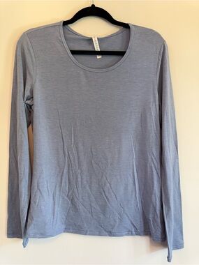 Fabletics Women's Long Sleeve Crew Tee - Dusty Blue